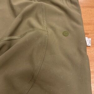 Green Lululemon leggings